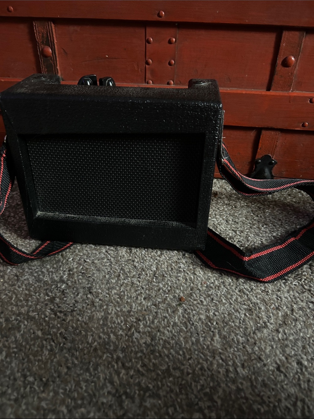 Mini portable guitar or microphone amplifier